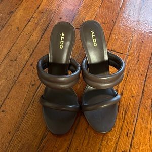 Never worn! Aldo heels size 11